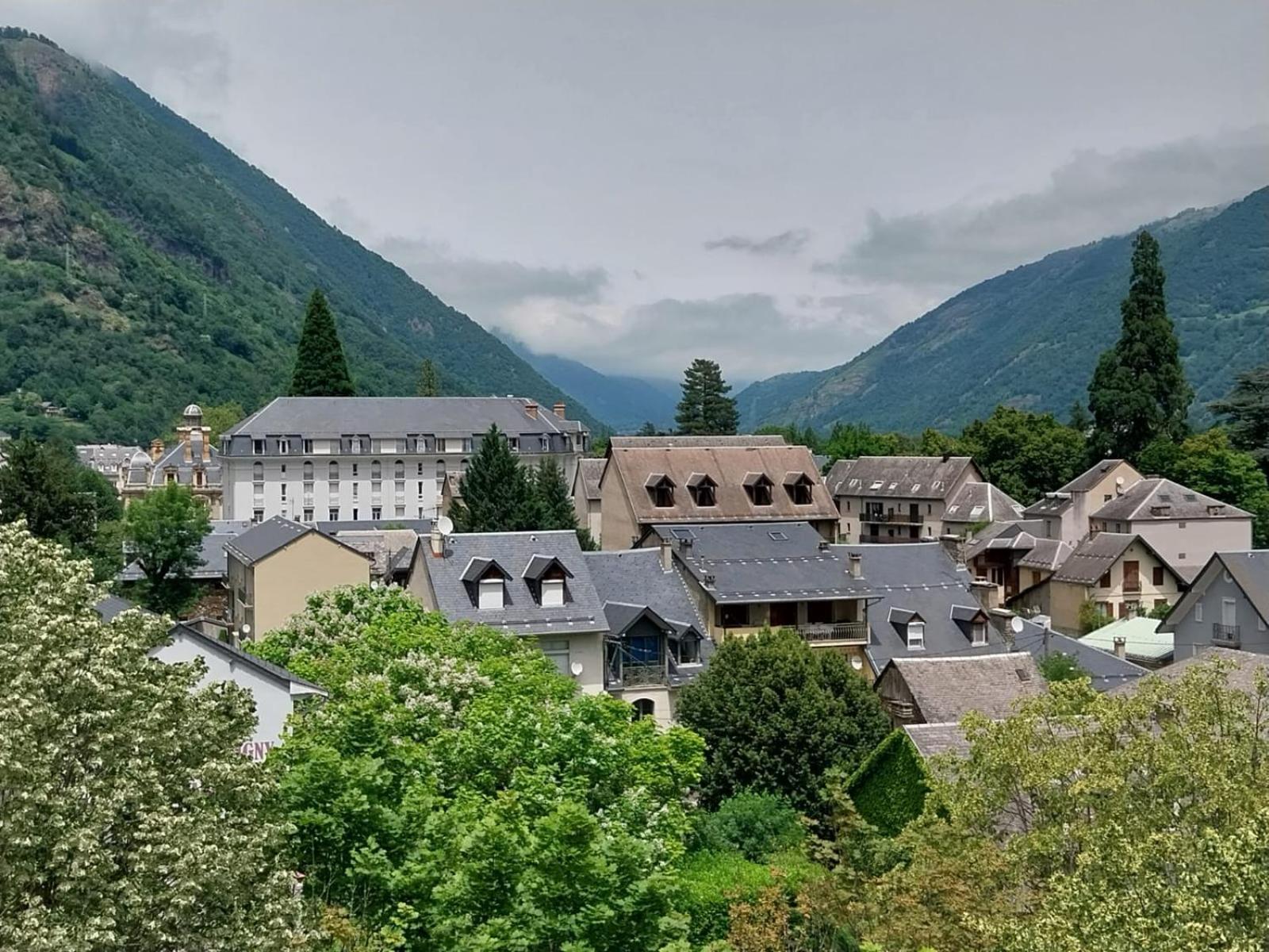 Апарт готель Royal Luchon Bagneres-de-Luchon Екстер'єр фото